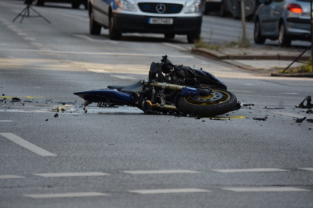 motorcycle, accident, road-1041070.jpg